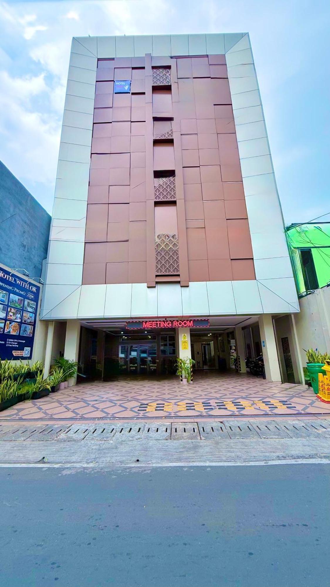 With Ok Hotel