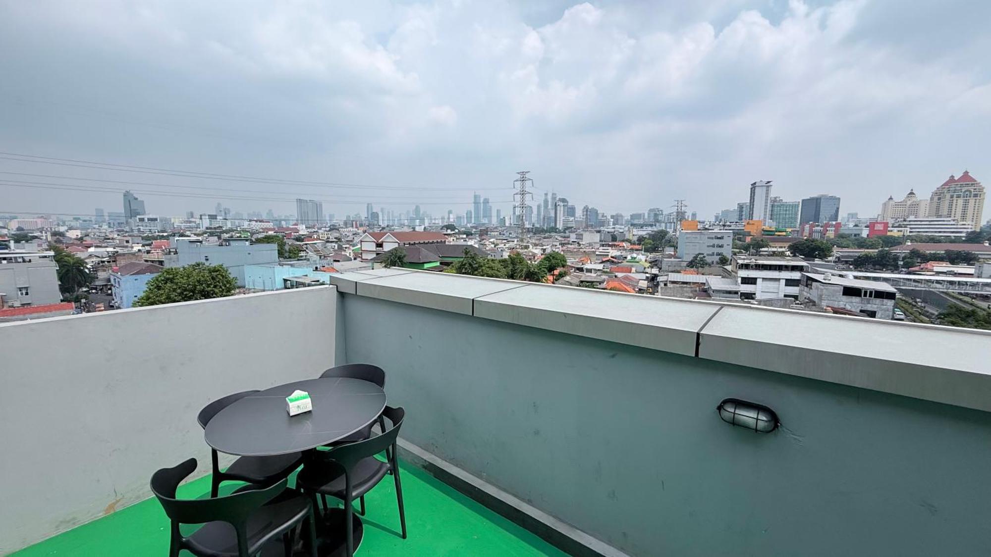 With Ok Hotel Jakarta
