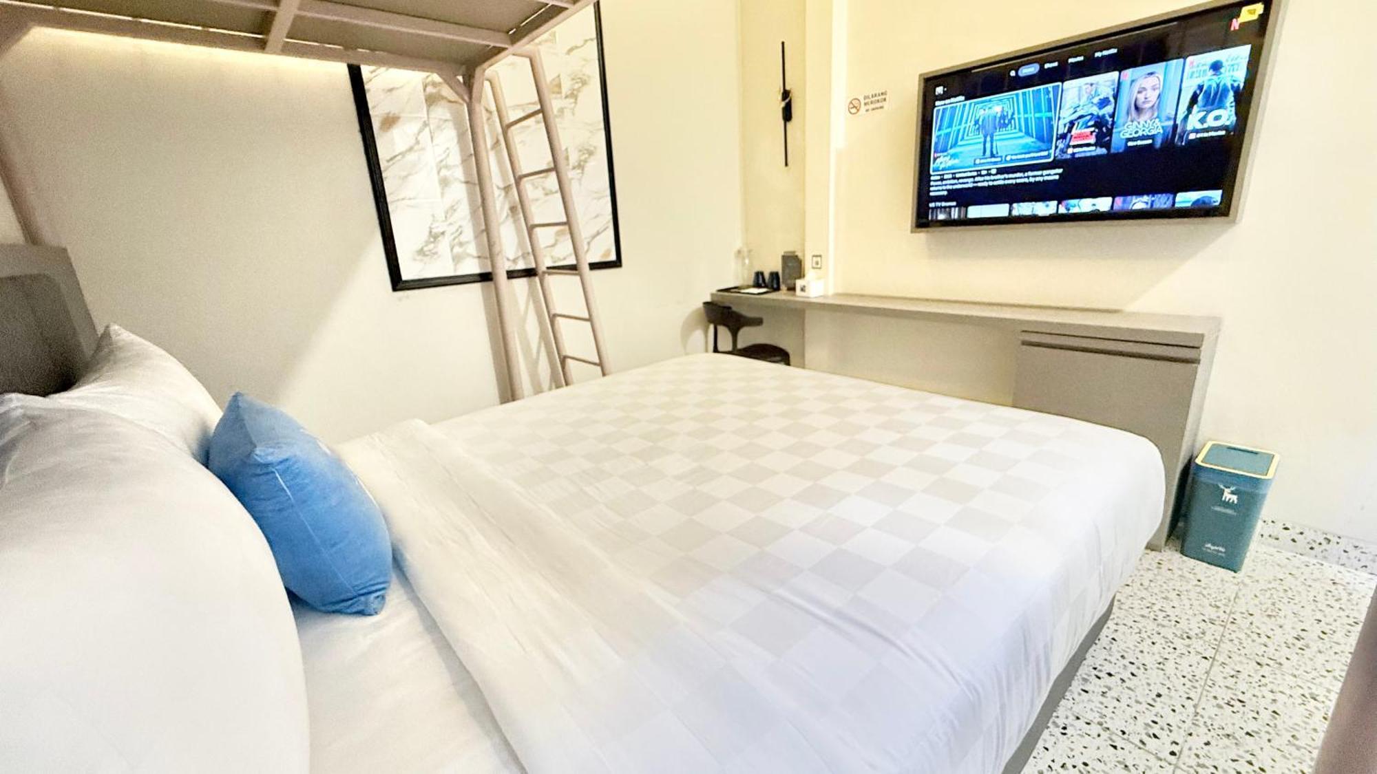 Hotel With Ok 2*